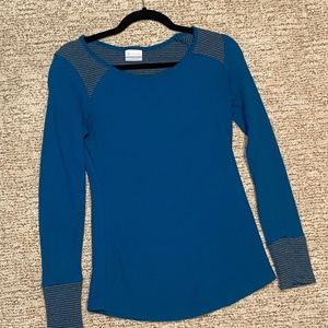 Columbia Thermal Knit Long-sleeved Tee with contrasting cuffs and accents